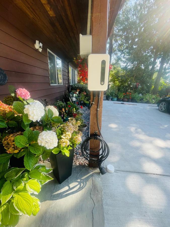 Garden Bridge House Villa Sechelt Exterior photo