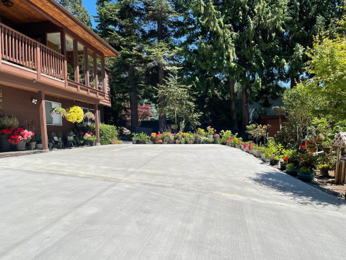 Garden Bridge House Villa Sechelt Exterior photo